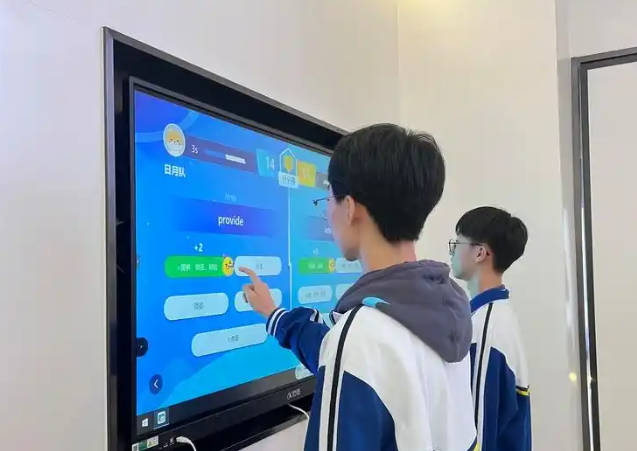 学生们的话题带着这些愿望用芳华脚步五年的崭新征程 学生们的话题带着这些愿望用芳华脚步五年的崭新征程