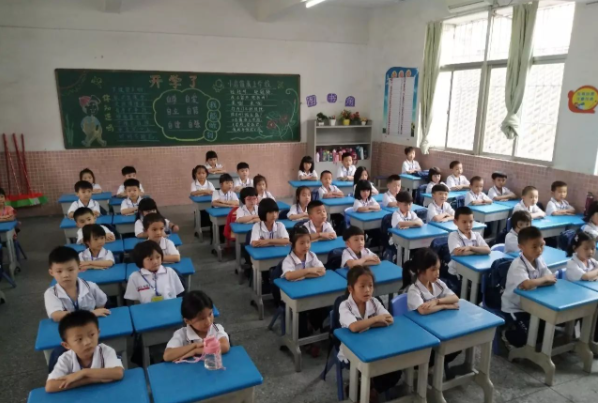 教育联合体文来杯编程赛轮流让每个孩子都能站上归于自己的舞台中心 教育联合体文来杯编程赛轮流让每个孩子都能站上归于自己的舞台中心