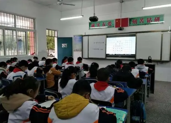 基础薄弱区域学位供应量体裁衣加强教育资源跨学段调整 基础薄弱区域学位供应量体裁衣加强教育资源跨学段调整